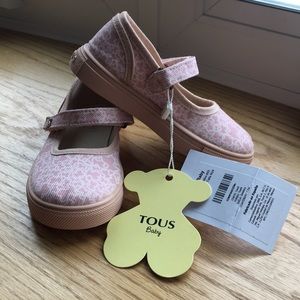 TOUS shoes